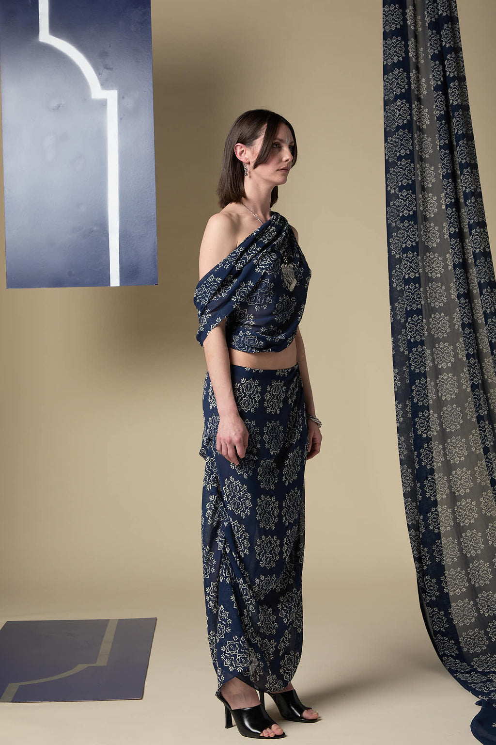 Hooded Saree Top — image 2